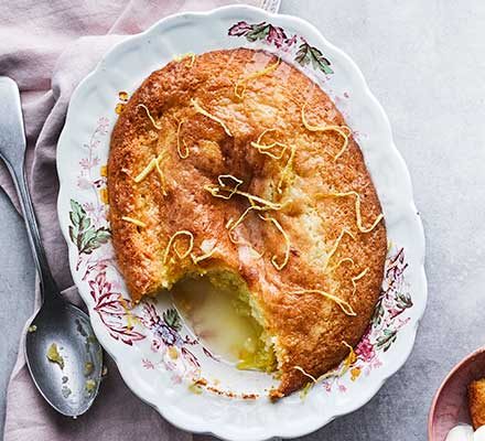 https://www.pontalo.net - Lemon drizzle sponge pudding