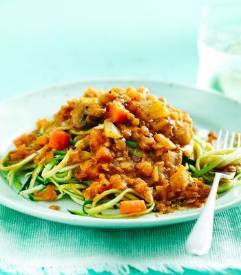 https://www.pontalo.net - Lentil ragu with courgetti