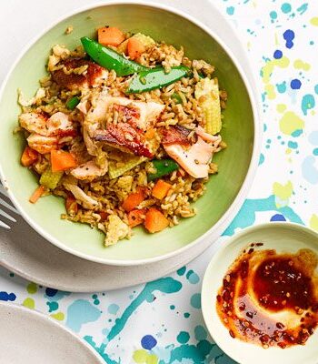 https://www.pontalo.net - Salmon egg-fried rice