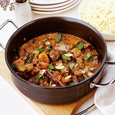 https://www.pontalo.net - Moroccan lamb with apricots