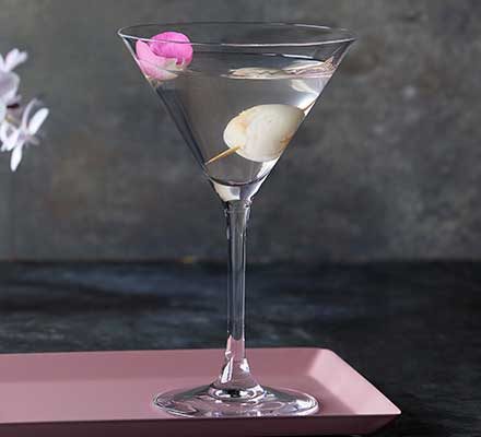 https://www.pontalo.net - Lychee martini