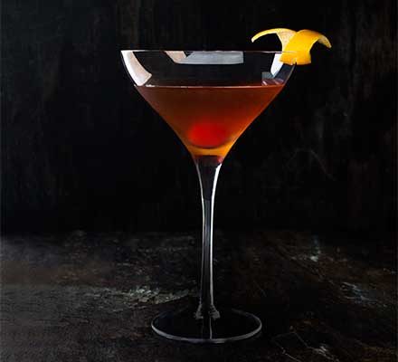 https://www.pontalo.net - Sweet manhattan cocktail