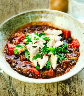 https://www.pontalo.net - Mexican-style bean soup with shredded chicken & lime