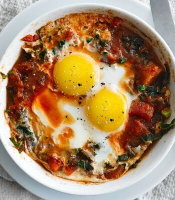 https://www.pontalo.net - Microwave kale & chilli eggs