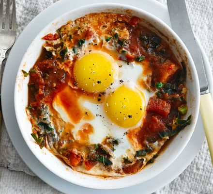 https://www.pontalo.net - Microwave kale & chilli eggs