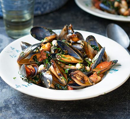 https://www.pontalo.net - Mussels with chorizo