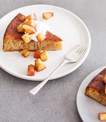 https://www.pontalo.net - Apple & almond cake