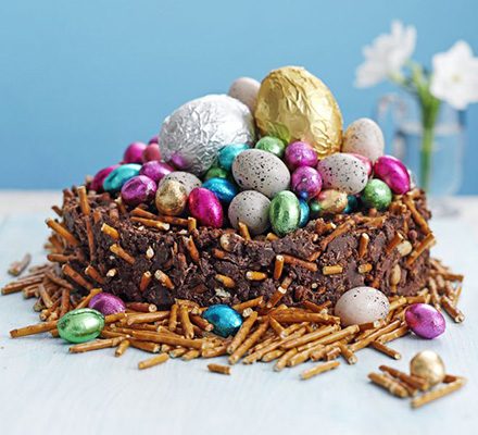 https://www.pontalo.net - Chocolate tiffin Easter nest