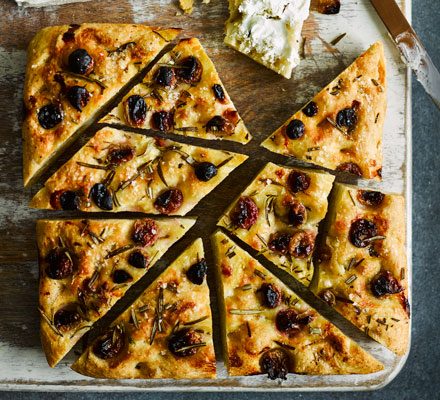 https://www.pontalo.net - No-knead grape & rosemary focaccia