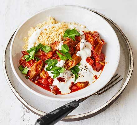 https://www.pontalo.net - Okra with tomato sauce & couscous