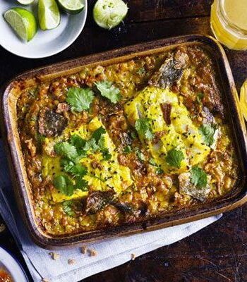 https://www.pontalo.net - One-pan lentil dhal with curried fish & crispy skin