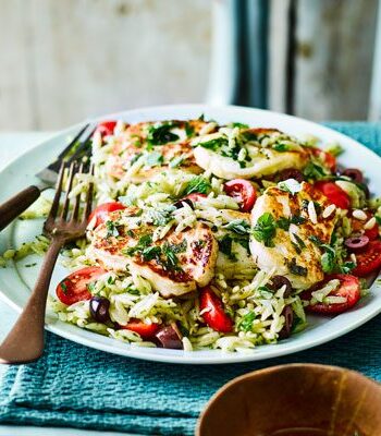 https://www.pontalo.net - Oregano halloumi with orzo salad