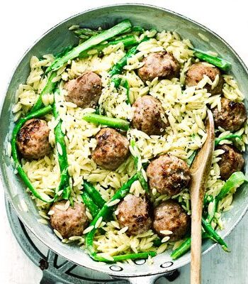 https://www.pontalo.net - Asparagus & meatball orzo