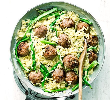 https://www.pontalo.net - Asparagus & meatball orzo