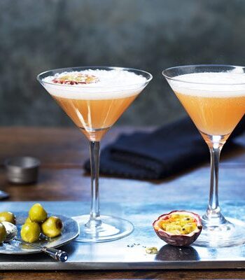 https://www.pontalo.net - Passion fruit martini