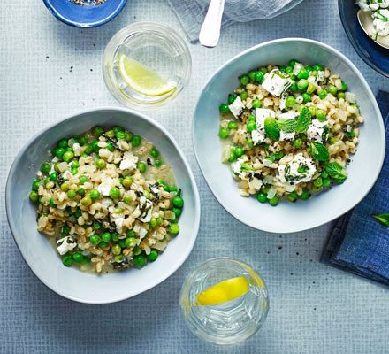 https://www.pontalo.net - Pea & feta pearl barley stew