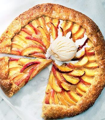 https://www.pontalo.net - Peach galette with brown sugar crust