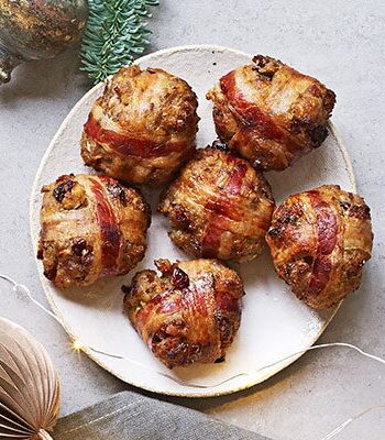 https://www.pontalo.net - Pigs-in-blankets Christmas stuffing balls