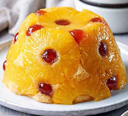 https://www.pontalo.net - Pineapple & cherry sponge with coconut rum custard