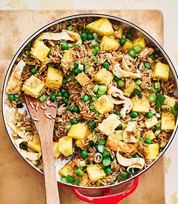 https://www.pontalo.net - Pineapple fried rice