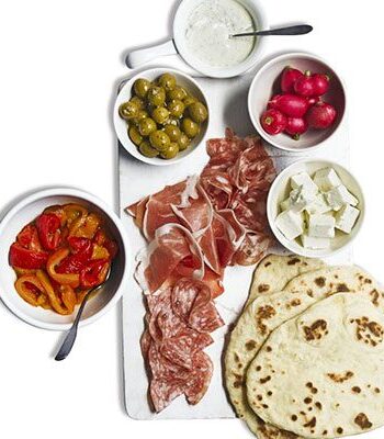 https://www.pontalo.net - Antipasti platter with homemade flatbreads