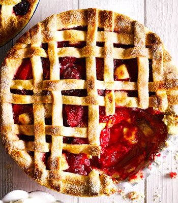 https://www.pontalo.net - Plum & marzipan pie