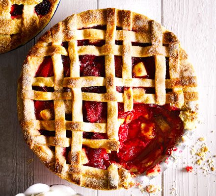 https://www.pontalo.net - Plum & marzipan pie