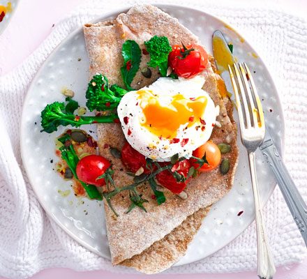 https://www.pontalo.net - Poached eggs with broccoli