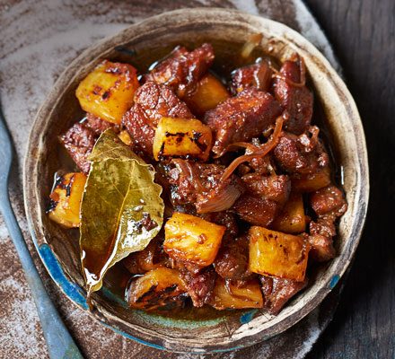 https://www.pontalo.net - Pork & caramelised pineapple adobo