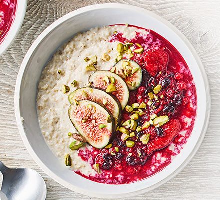 https://www.pontalo.net - Porridge with quick berry compote