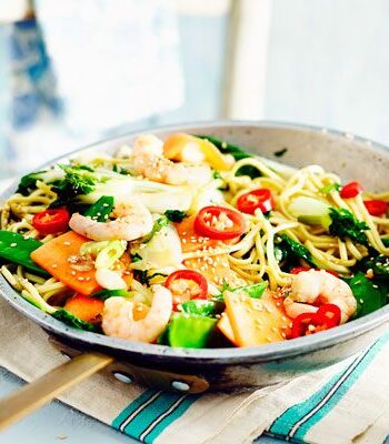 https://www.pontalo.net - Prawn & pak choi stir-fry