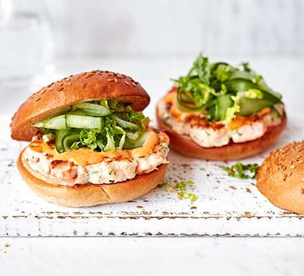 https://www.pontalo.net - Prawn & salmon burgers with spicy mayo