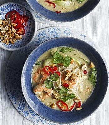 https://www.pontalo.net - Thai prawn & peanut noodle soup