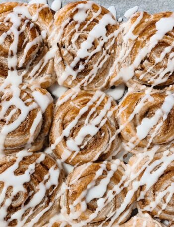 https://www.pontalo.net - Puff pastry cinnamon rolls