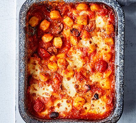 https://www.pontalo.net - Puttanesca baked gnocchi