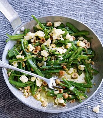 https://www.pontalo.net - Quick-fried runner beans with cheddar & hazelnuts