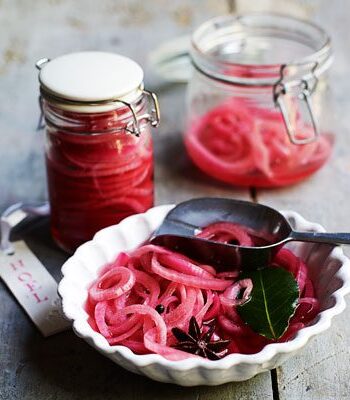 https://www.pontalo.net - Pickled red onions