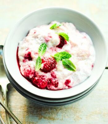 https://www.pontalo.net - Raspberry coconut porridge