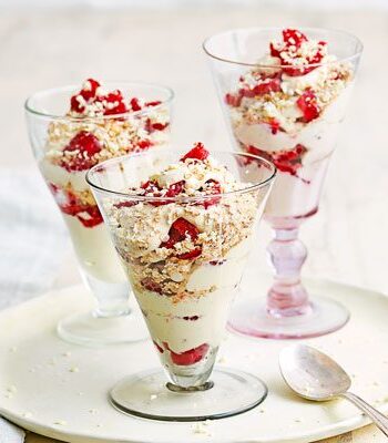 https://www.pontalo.net - Raspberry fool with whisky & toasted oats