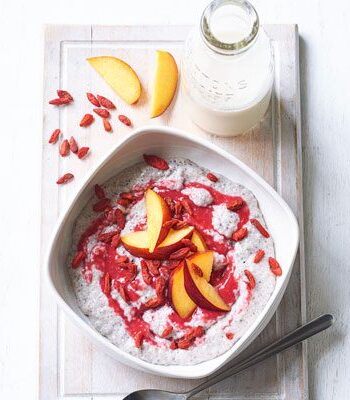 https://www.pontalo.net - Raspberry ripple chia pudding