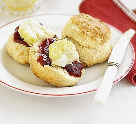 https://www.pontalo.net - Classic scones with jam & clotted cream