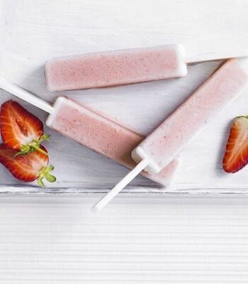 https://www.pontalo.net - Strawberry milk pops