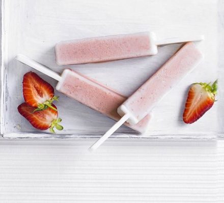 https://www.pontalo.net - Strawberry milk pops