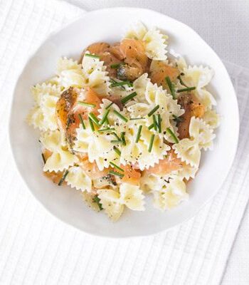 https://www.pontalo.net - Quick creamy salmon pasta