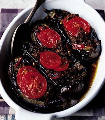 https://www.pontalo.net - Baked aubergines stuffed with minced lamb