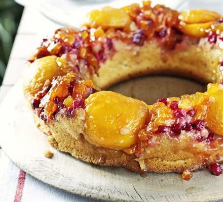 https://www.pontalo.net - Peach & redcurrant sour cream ring