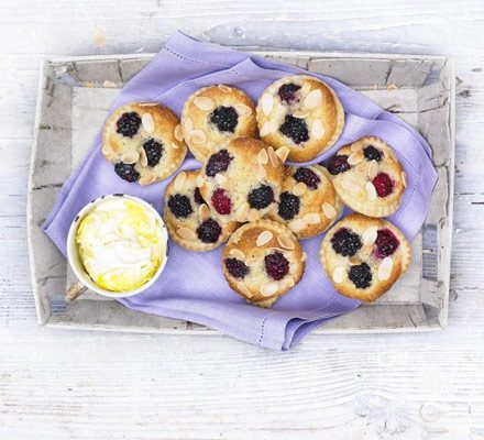 https://www.pontalo.net - Mini blackberry bakewells