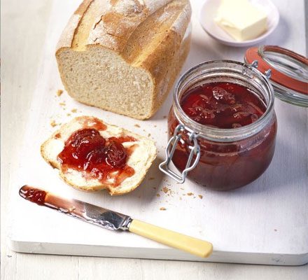 https://www.pontalo.net - Angela's 'flexible' jam recipe