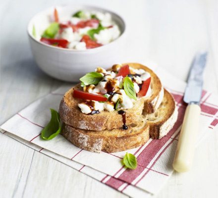 https://www.pontalo.net - Open cottage cheese & pepper sandwich