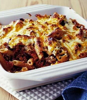 https://www.pontalo.net - Mild chilli & bean pasta bake